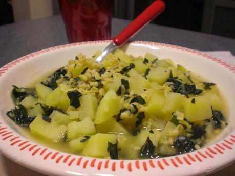 Zuppa veloce di patate, cavolo nero e riso