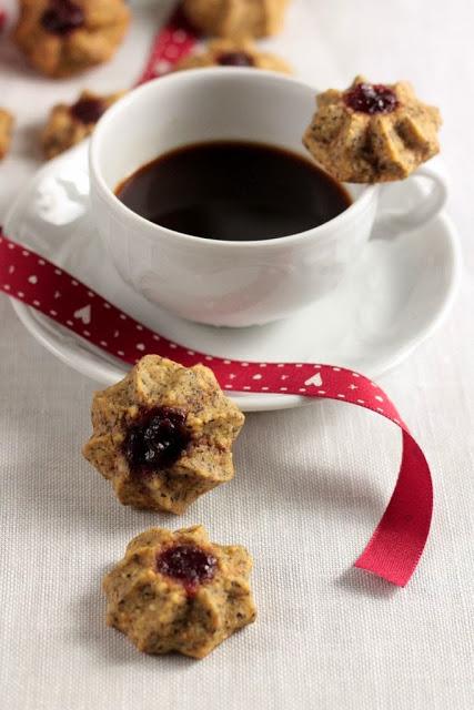 Biscotti di Natale: biscotti con grano saraceno e mirtilli rossi