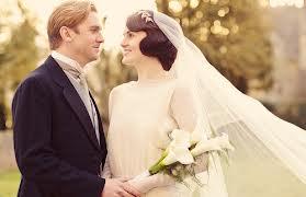 Matthew e Lady Mary in una scena della serie tv Downton Abbey