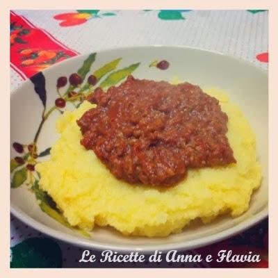 Polenta al sugo con carne macinata