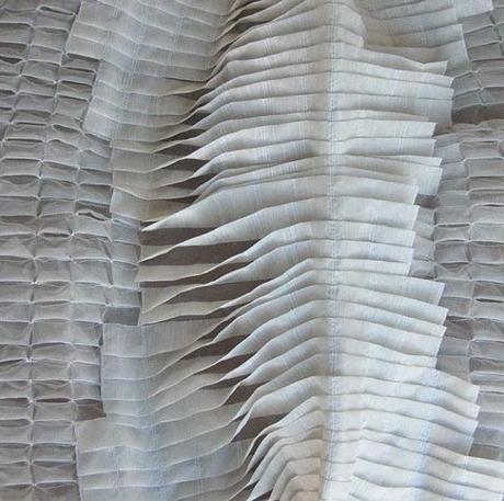 UN BELLISSIMO BOARD DI PINTEREST: TEXTILES, TEXTURES AND FABRIC MANIPULATION