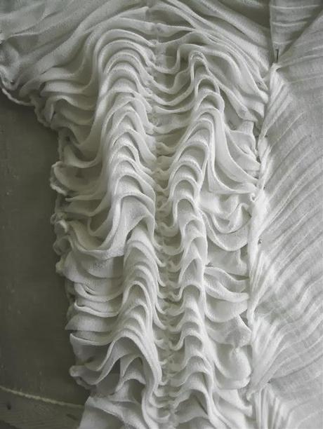 UN BELLISSIMO BOARD DI PINTEREST: TEXTILES, TEXTURES AND FABRIC MANIPULATION