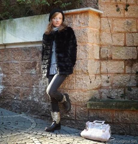 outfit, outfit post, fashion blogger, beanie, fashion beanie, pelliccia ecologica, fashion blogger roma, ash biker boots, borsa miu miu rosa