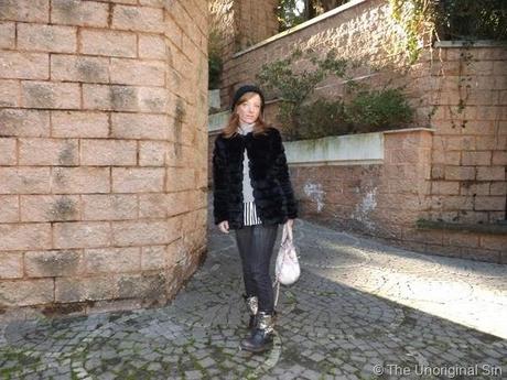 outfit, outfit post, fashion blogger, beanie, fashion beanie, pelliccia ecologica, fashion blogger roma, ash biker boots, borsa miu miu rosa