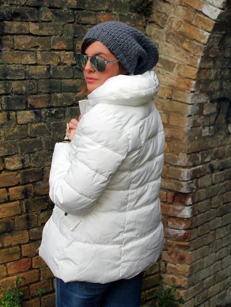 Outfit invernale: piumino bianco e una felpa chic by Lolly Star