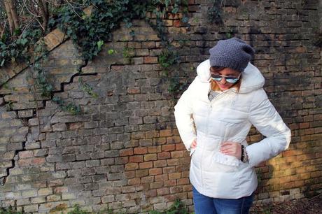 Outfit invernale: piumino bianco e una felpa chic by Lolly Star