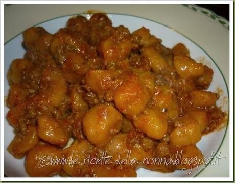 Gnocchi di zucca al ragù (15)