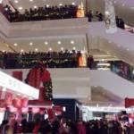 Cina, lei è malata di shopping, lui si ammazza nel centro commerciale