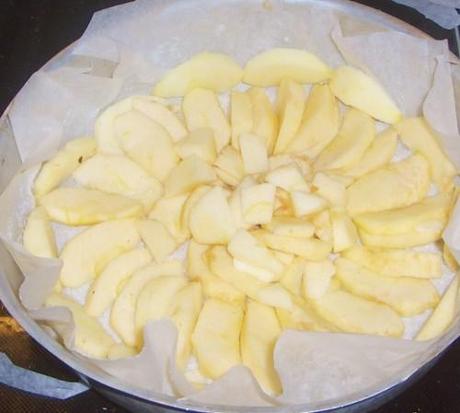 Torta rovesciata di farina di castagne e mele