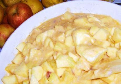 Torta di mele e yogurt, cremosa cremosa Torta di mele e yogurt, cremosa cremosa
