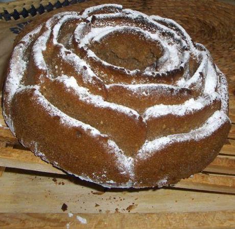 Rosa di brioche dolce integrale senza uova