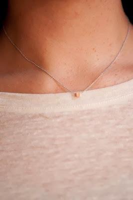 oggetti del desiderio: tiny gold necklace