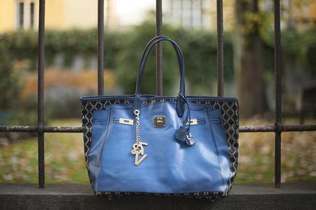 smilingischic, fashion blog, outfit, dressing for work, borsa V73, city bag