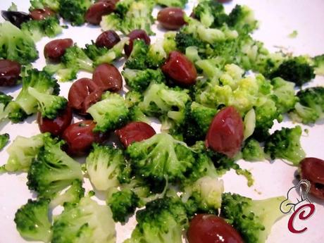 Spaghetti di farro con broccoli e olive: il desiderio appagato in pieno stile salutista