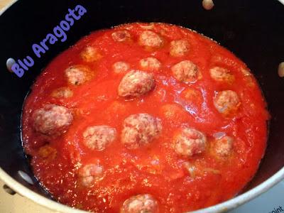 Reginette con polpette al sugo