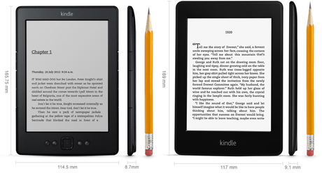 A sinistra il Kindle e dall'alta il Paperwhite: quale scegliereste?