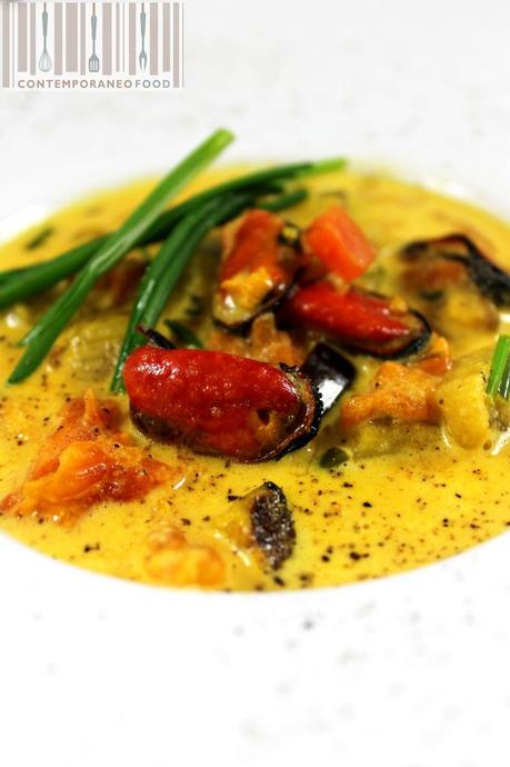 zuppa cozze verdure contemporaneo food Zuppetta di cozze e verdure allo zafferano