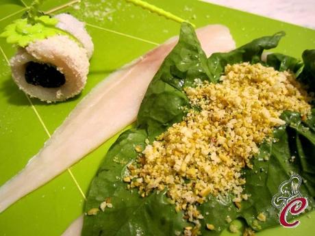 Involtini di platessa con spinacino fresco e pistacchi: l'importanza delle briciole in un piatto del 