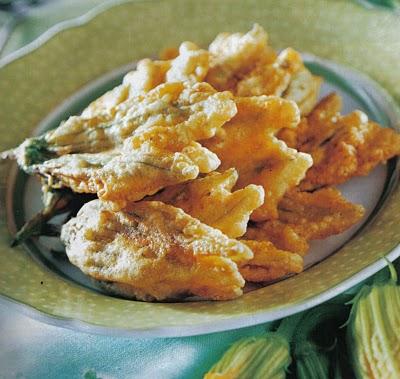 Fiori di zucca fritti.