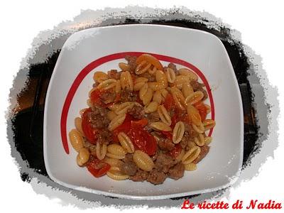 Gnocchetti sardi con salsiccia piccante e pomodorini