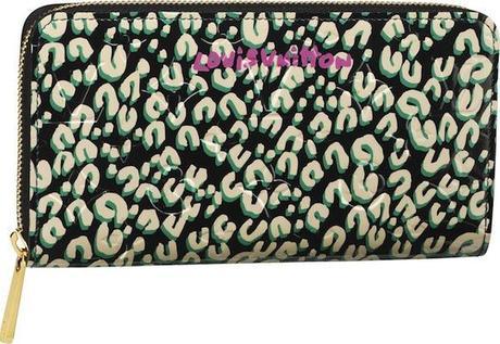Must have: portafogli Louis Vuitton in vernice leopardata Monogram-Vernis-Leopard-Zippy-Wallet-Bleu-Infinite