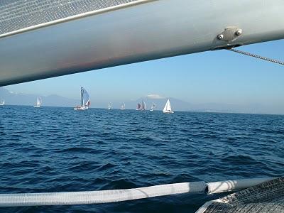 Il sole bacia  il cimento invernale alla Fraglia vela di Desenzano: