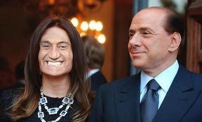 Eccola la dama bianca che da due anni ha rapito il cuore di Silvio!