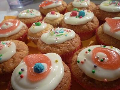 FROSTED PEANUT BUTTER CUPCAKES