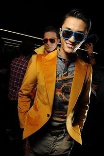 D&G; Uomo a/i 2011/12 Backstage via @Swide