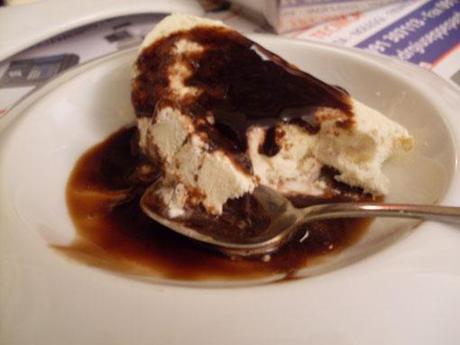 Break con semifreddo alle mandorle e cioccolato fuso