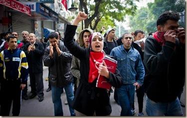 Tunisian-protesters-007