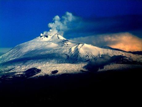 L’ISOLA delle DONNE,  VOCI dell’ETNA