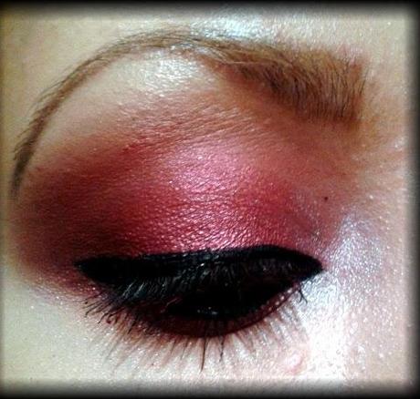 Trucco del giorno: Smokey eyes borgogna.