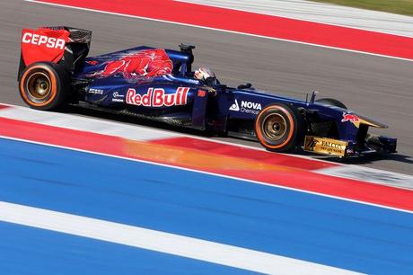 Daniil-Kvyat_PL_GP_USA_2013 (2)