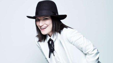 Laura Pausini racconta due decenni di carriera su Sky Uno