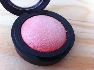 BEAUTY UK baked blush: peaches and cream