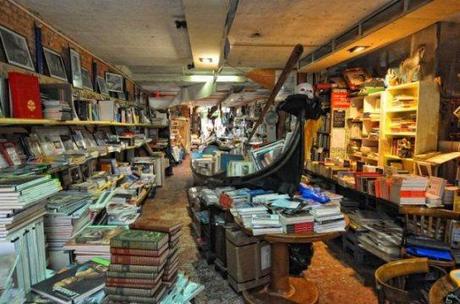 Venezia, la Libreria Acqua Alta