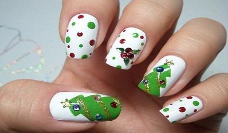 nail-art-natale-albero-e-agrifolgio