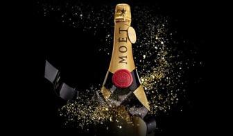 Il cenone di Capodanno degli Esposito Moet Chandon