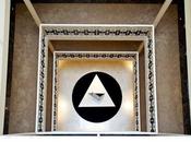 FIRST HOTEL: modus vivendi artistico esprime nuovo lusso