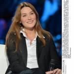 Quando Carla Bruni stregò Fillon apparendo in lingerie per l'Eliseo 02