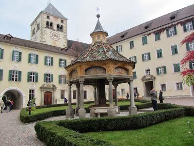 ANCOR ALTO ADIGE (STORIE DEL PICCHIO VERDE E DELLA PECORA-ELEFANTE)