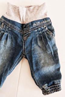 Casual look: jeans e maglioncino love