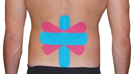 Kinesio-Taping-Schmerz-Kreuz-LWS