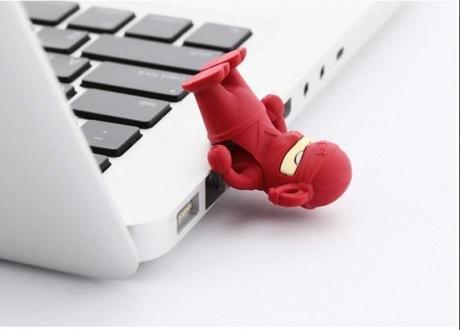 10 idee regalo a 10€ per un Natale low cost (ma non triste) Macbook-USB-595x427
