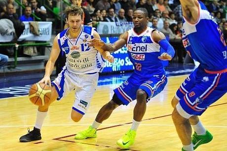Siena, Sassari e Brindisi ancora in testa Siena, Sassari e Brindisi ancora in testa