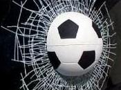Calcio: palla contro Zombie