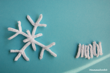 Fiocchi di neve con gli scovolini – Pipe cleaner snowflake