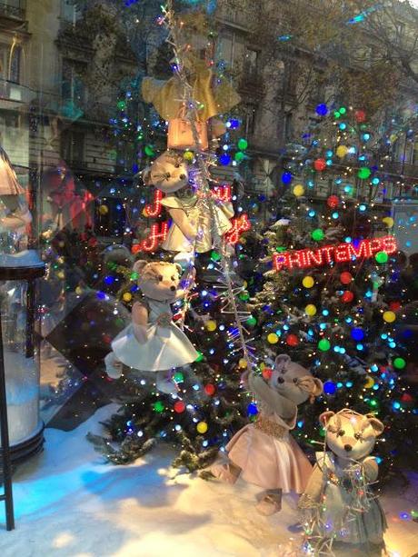 Atmosfera natalizia a Parigi