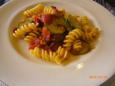 Pasta con Zucchine, Pancetta e Pomodorini